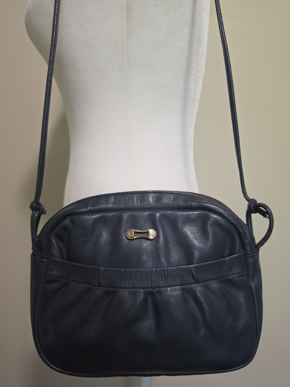 Vintage Navy Etienne Aigner Leather Crossbody Bag - Excellent Condition